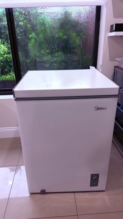 Midea Chest Freezer White