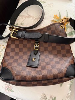 LV sling bag ( authentic )