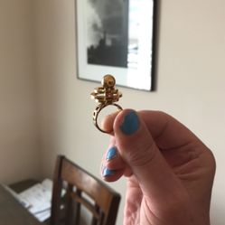 18kt Gold Twirl Ring. Size 7-71/2…like Brand New $500.00 Or Best Offer