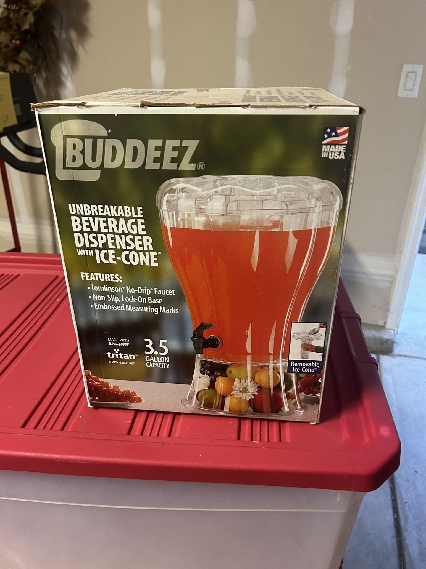 Plastic Water Dispenser