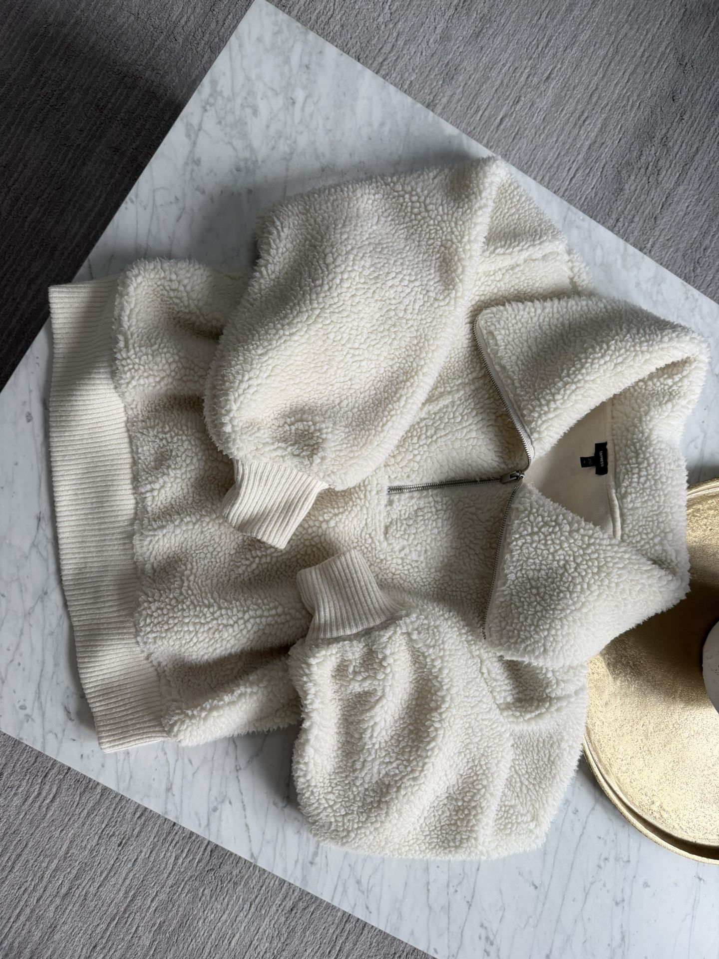 Express women’s Sherpa sweater size xl PRICE FIRM ( I sized Up For An Oversized Look)