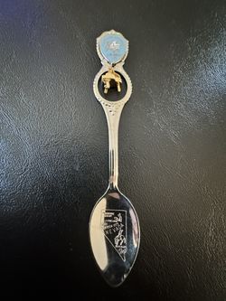 Vintage Souvenir Spoon Liberace Museum Las Vegas Nevada Silver Tone W/ Piano