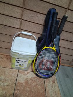 Tennis rack and balls