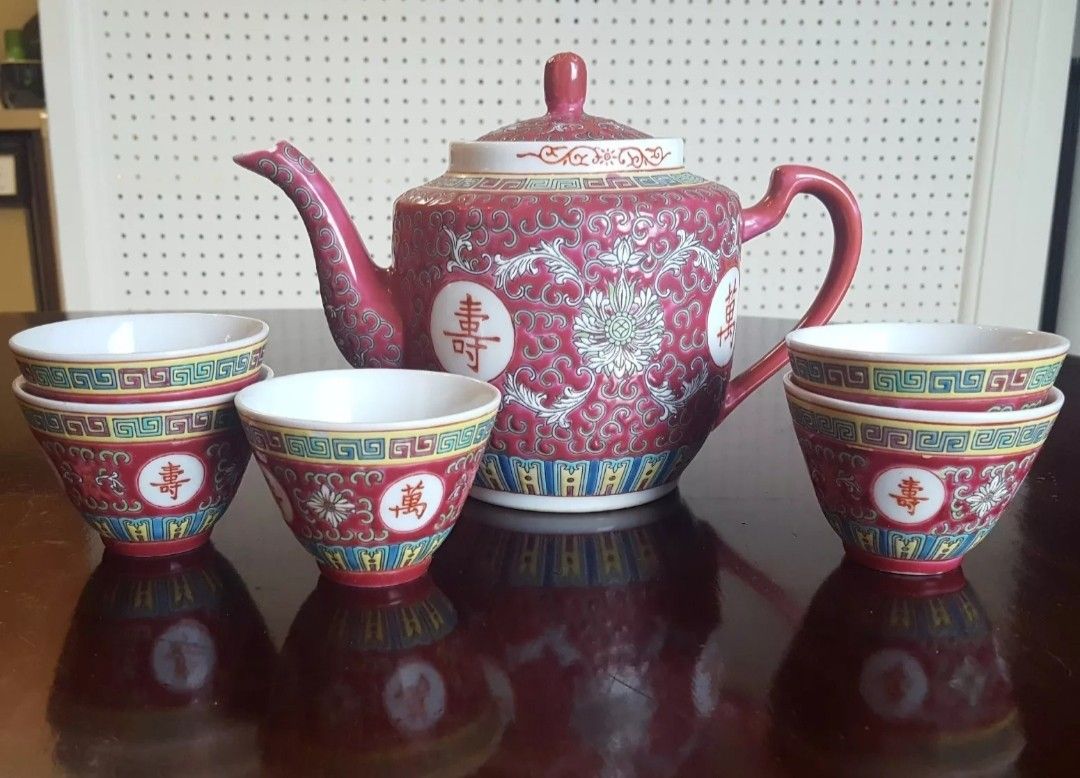 Vintage Chinese Porcelain Wan shou Wu Jiang famille rose teapot and tea cup set