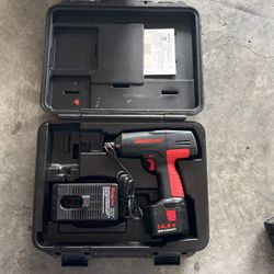 Snap -on Impact 1/2” 14.4v With Battery Charger And Case