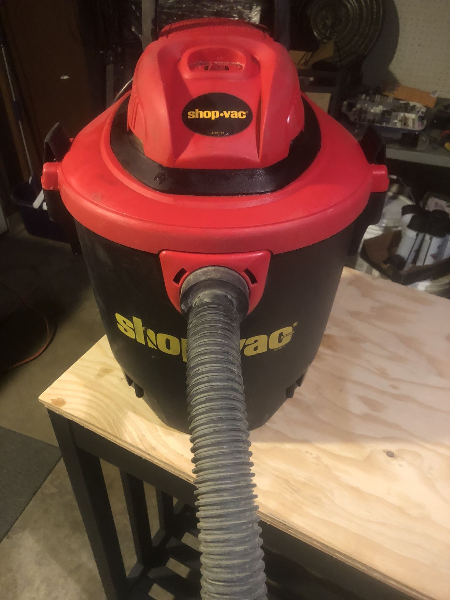 Shop vac 25 $$ Please text only when you’re ready to pick up works perfect