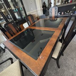 Free Dining Room Table and Chairs