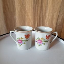2 Mugs 