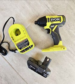 RYOBI 18V Impact Driver KIT