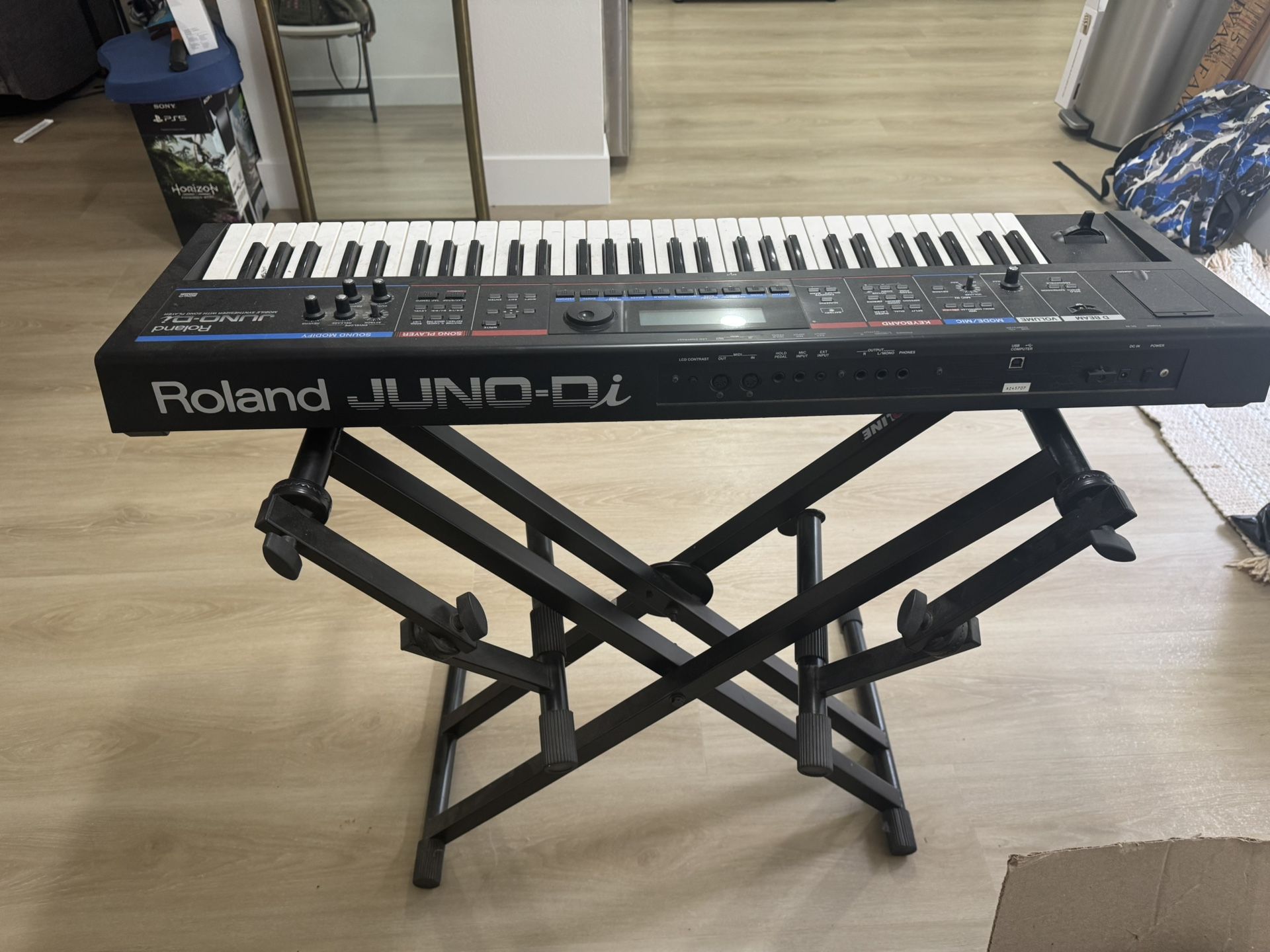 Roland JUNO-Di Keyboard w/ Stand – Lightweight Pro Synth