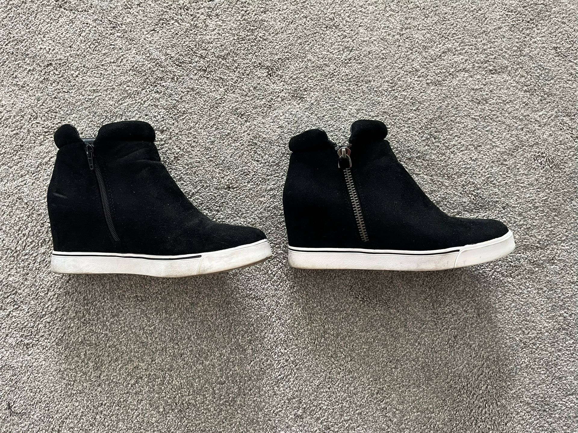 Womens Size 8.5 Black Ankle Boots