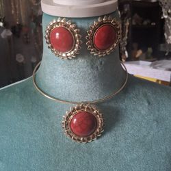 Semiprecious Stone Pendant Choker Necklace Set 