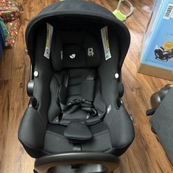 Like New Baby Car Seat With Base It’s Up To Date