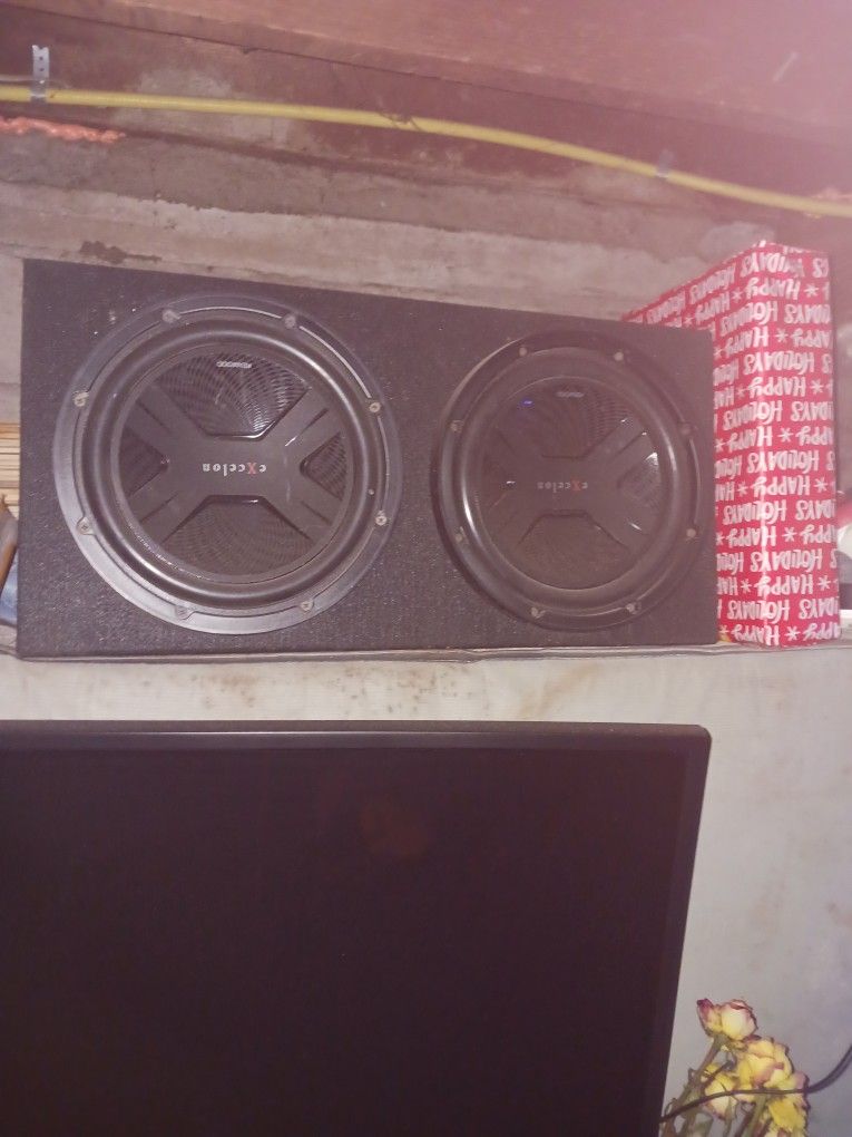 Kenwood Excelon 10 In Subs In A Very Nice. New Box,