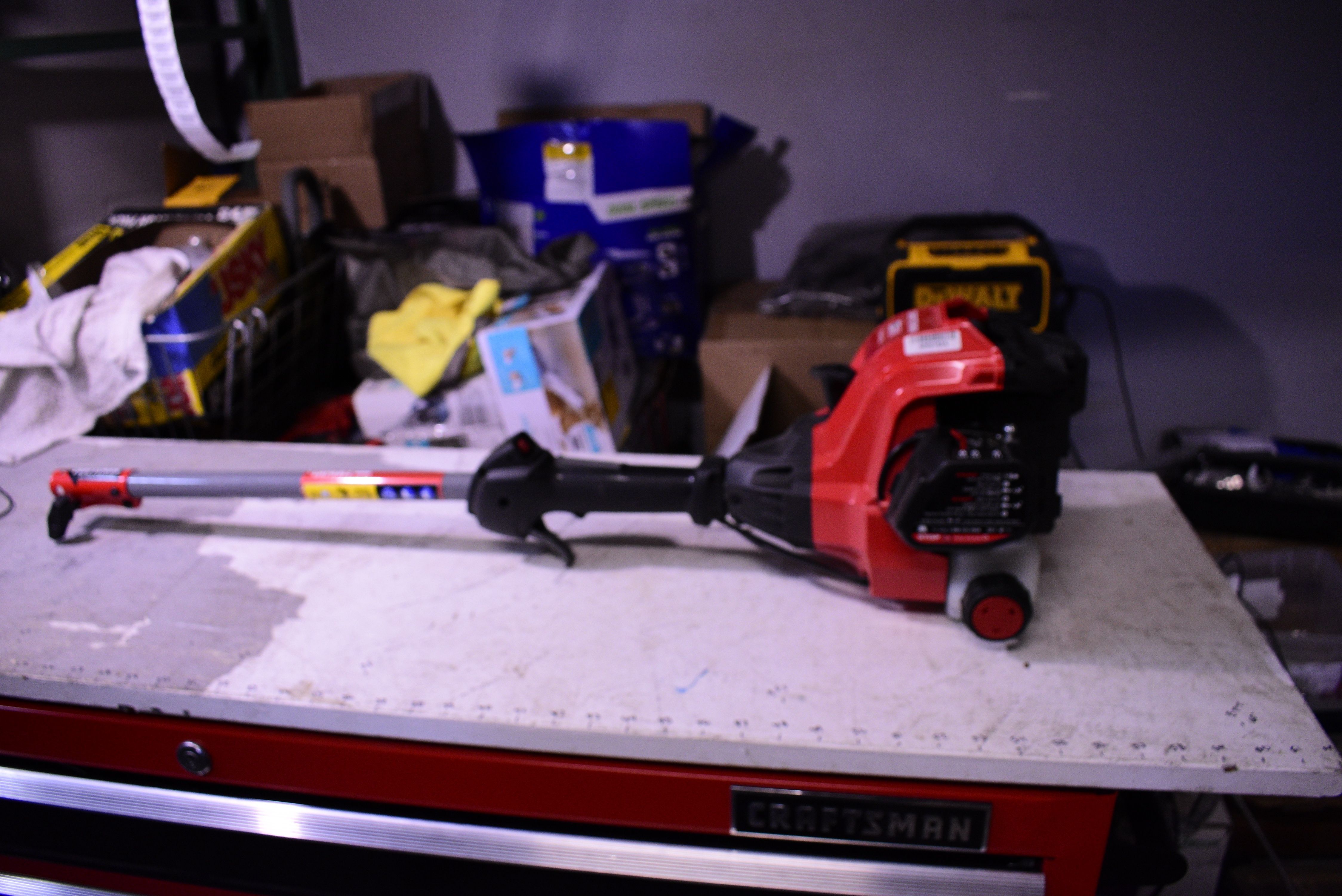 A000163A CRAFTSMAN WC2200 25-cc 2-cycle 17-in Curved Shaft Attachment Capable Gas String Trimmer (No Attachment)