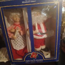 MR AND MRS CLAUSE
