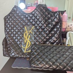 Cute Purse With Matching Makeup Bag 