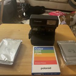 Polaroid One Step Instant Camera In Good Condition 