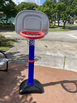 Little Tikes Basketball Hoop 5 Adjustable Heights 5 feet.