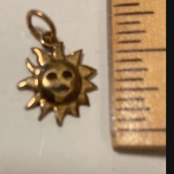 Costume Gold Colored Smiling Sunshine Charm