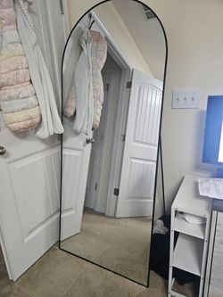 Giant mirror