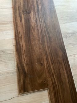 Vinyl plank click