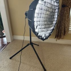 Aputure Key light + soft box + Tripod 
