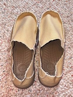 Men’s NWT Santa Cruz Khaki Colored Slip On Crocs Size 12