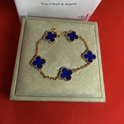 Van Cleef & Arpels 18k gold blue agate bracelet