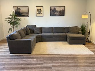 Macyβs Radley 5-piece sectional couch delivery available