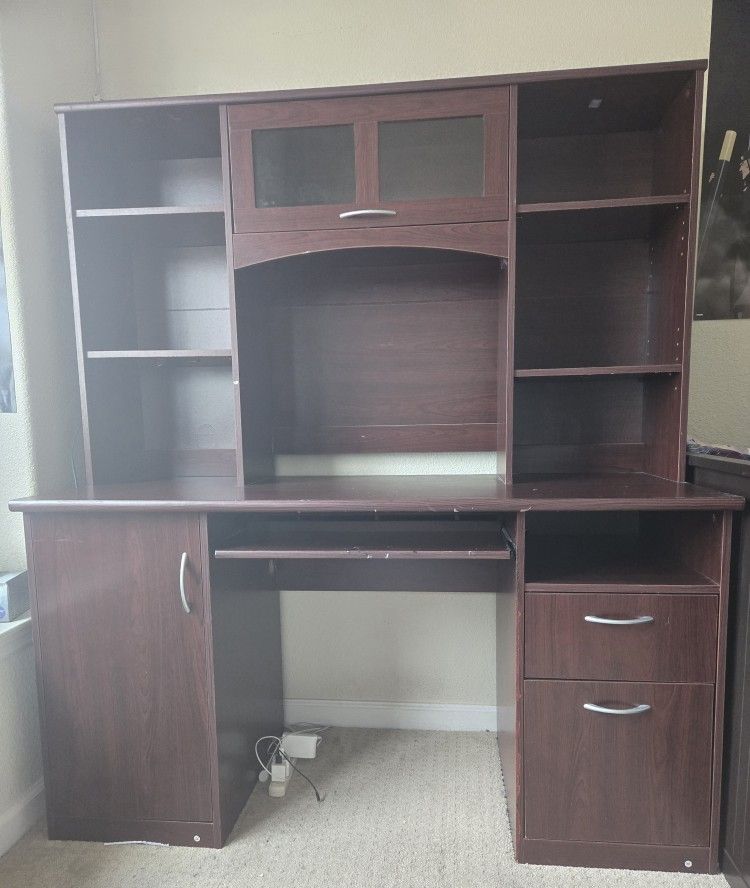 *** Computer Desk With Hutch ****