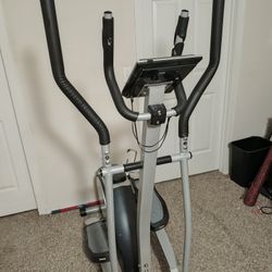 Exercise Machine(PICK UP ONLY)