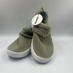 NEW OOFOS OOcoozies Women’s 10.5  Shoes Low Top Slip On Slippers Sage Green NWT