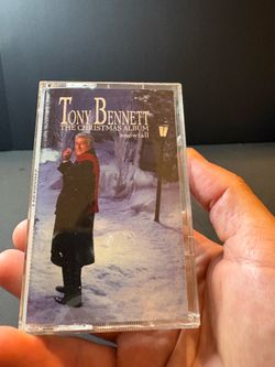 Snowfall: The Tony Bennett Christmas Album (1994 Cassette Tape) - Very Nice!