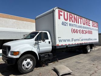 2000 F 650 Diesel 32 feet Truck with 75k miles