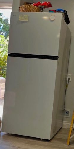 LG Top-Freezer Refrigerator White