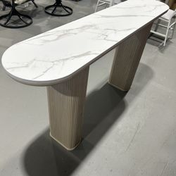 New-63 Inch Modern Console Table with Arc Faux Marble Texture Top, Fluted Wood Base, Contemporary Entryway Sofa Table for Living Room, Hallway, Foyer