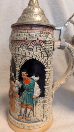 Beautiful detail beer mugs