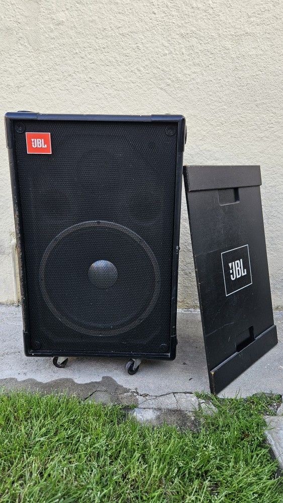 JBL 4625 (Cabaret Series)