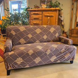 FREE COUCH 🌟 PICK UP IN EVERGREEN