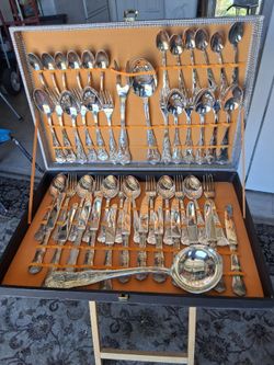 NICE..NICE..VINTAGE. ITALIAN SILVERWARE ..51 PIECES..BRAND NEW!!