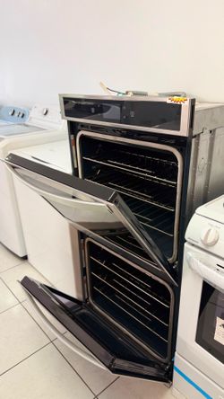 Double oven / warranty included