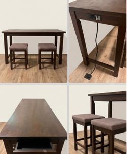 Juego de Mesa Alta Pemberly Row con USB / Pemberly Row High Bar Table Set with USB