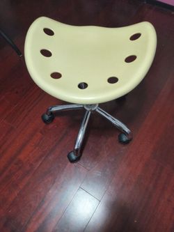 Rolling Stool with Plastic Seat