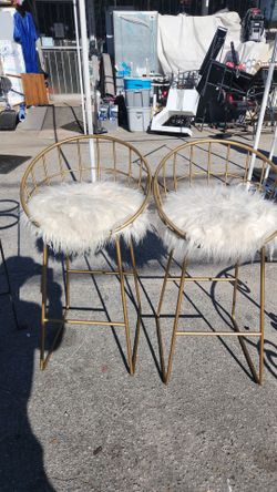 Iron Frame Faux Fur Bar Stool