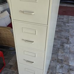 4 Drawer Filing Cabinet 