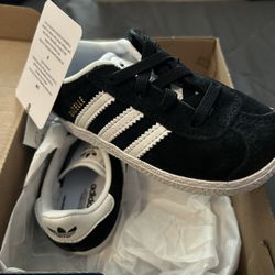 Adidas Toddler Size 6k
