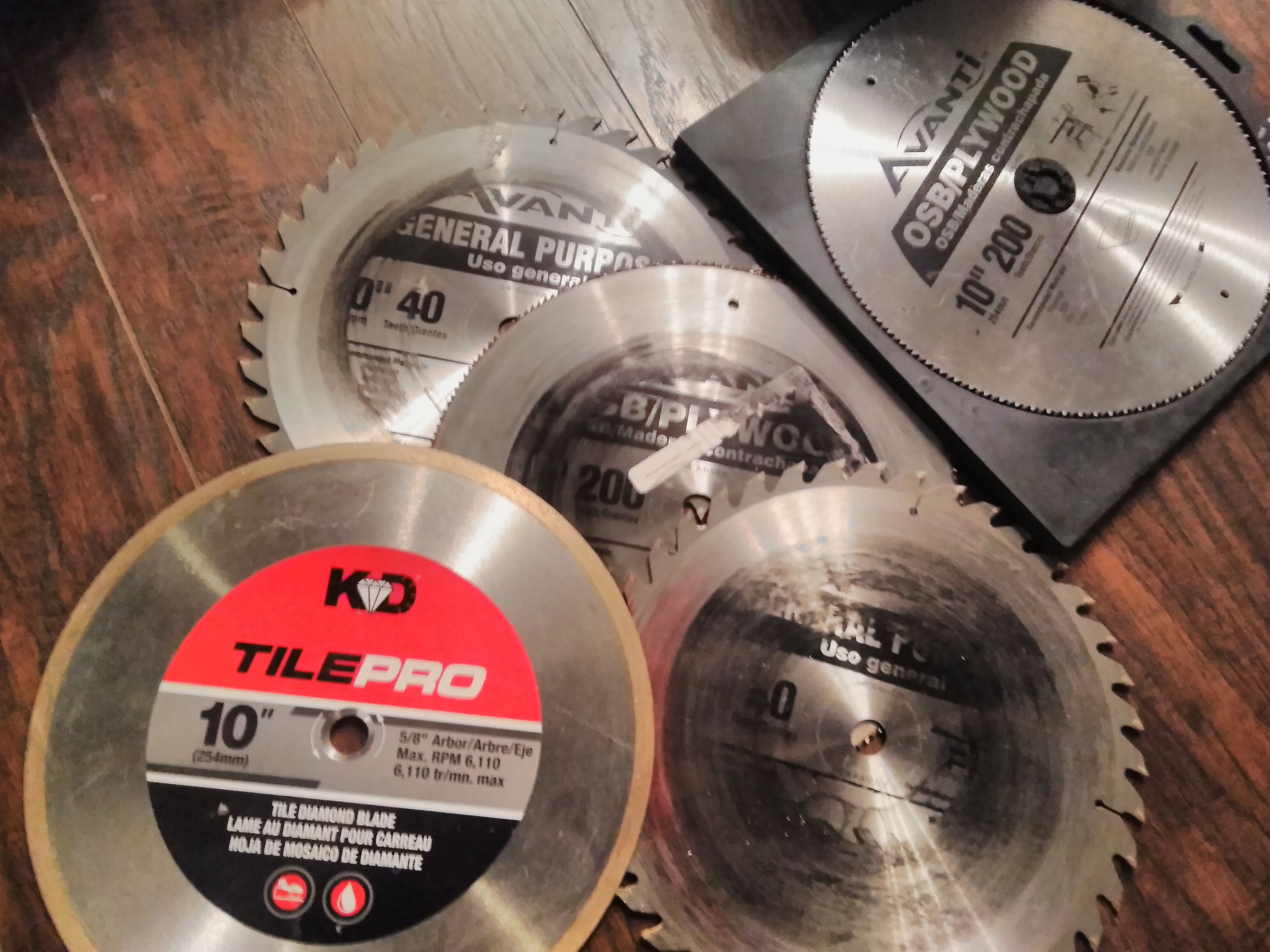 Saw blades ~ Two 40 tooth, Two 200 tooth and a Diamond Blade