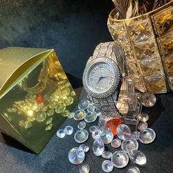 Shiny Ice Heavy Golden Gift Box(s) included Real Gold Plated, dipped in Real Gold 4x’s and 2x’s clearcoat shine protection. Stainless Steel base. Dipp