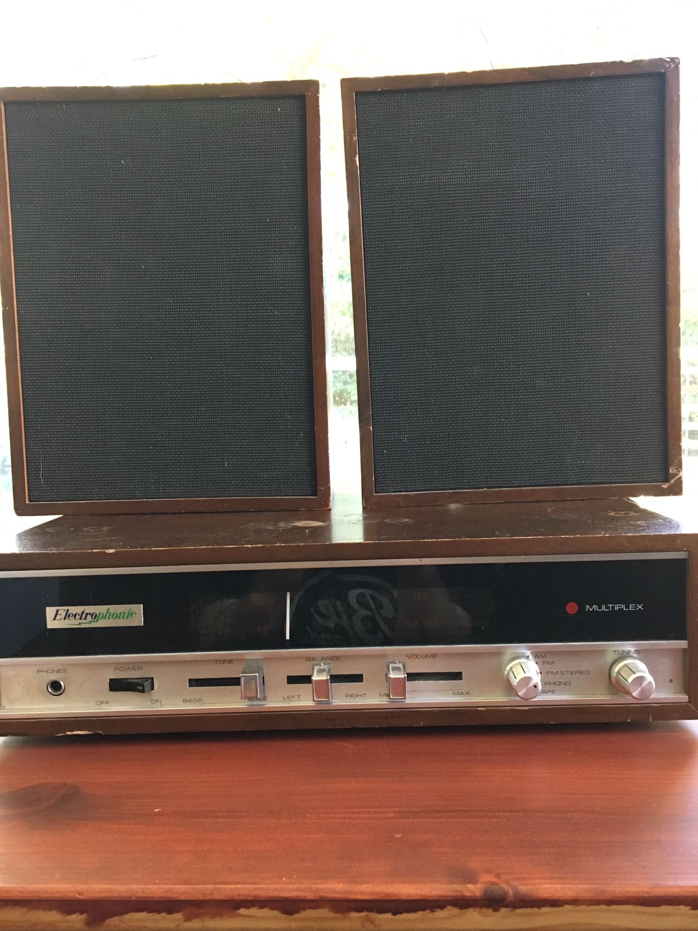 Vintage Electrophonic Stereo Receiver & Speakers